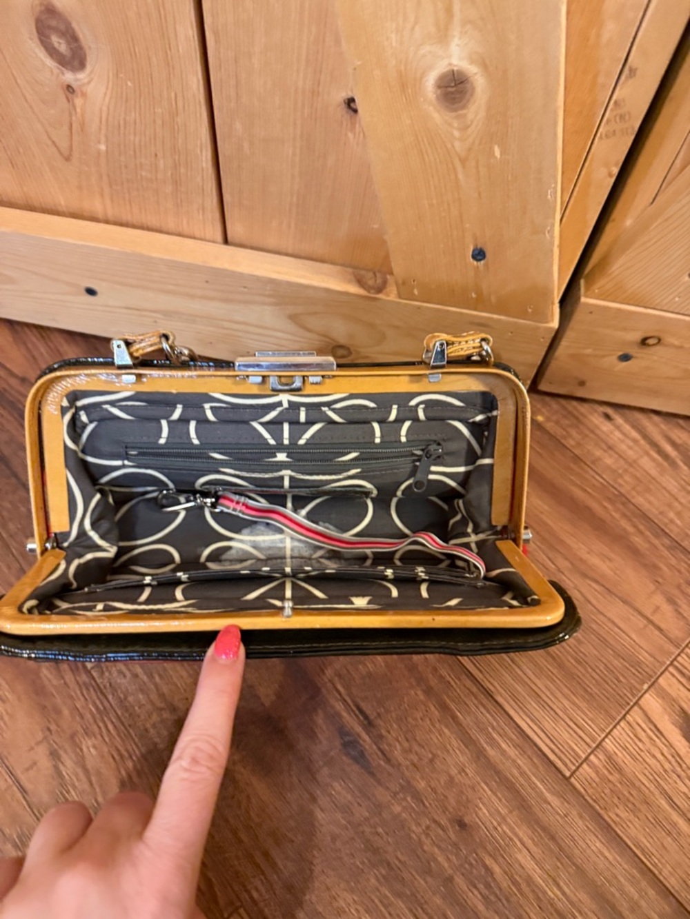 Orla Kiley London Red and Black Faux-Croc Frame Clutch Bag - Picture 2 of 3